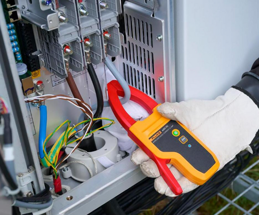 Fluke 283 FC |  CAT III 1500V Digital Multimeter