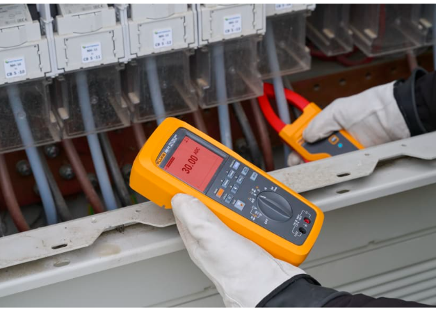 Fluke 283 FC |  CAT III 1500V Digital Multimeter