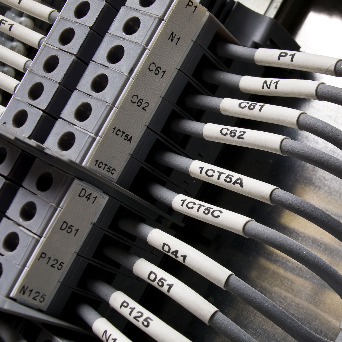 Rollo de etiquetas para cables o alambre calibre 28 a 20 - BMP71/61/TLS2200